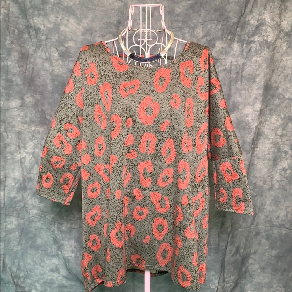 Figleaffashion Boutique 2x grey and red leopard
